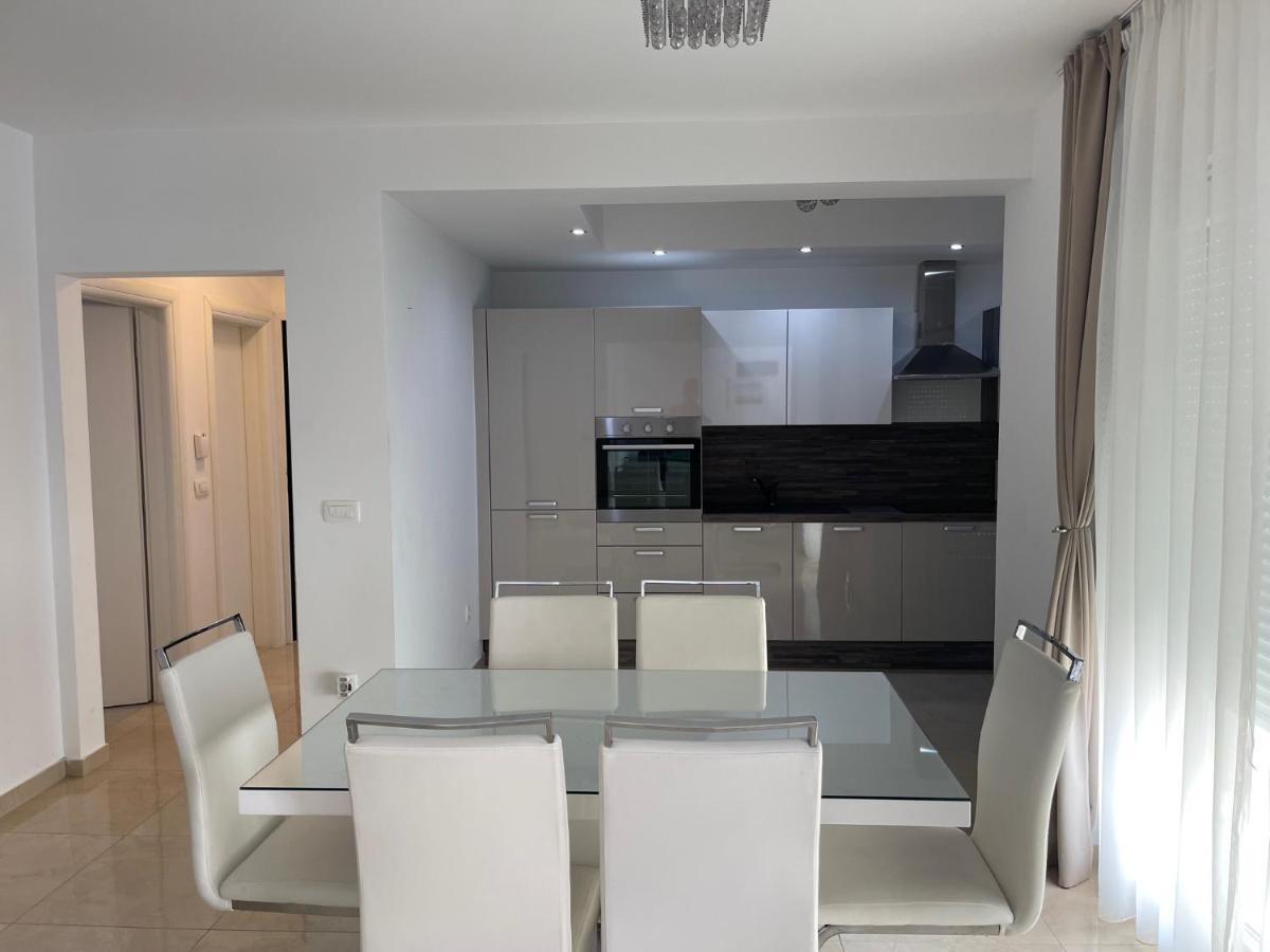 Luxury Apartment 1 Villa Arta Бибине Екстериор снимка