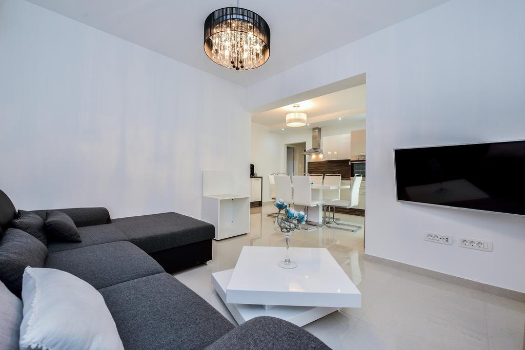 Luxury Apartment 1 Villa Arta Бибине Екстериор снимка