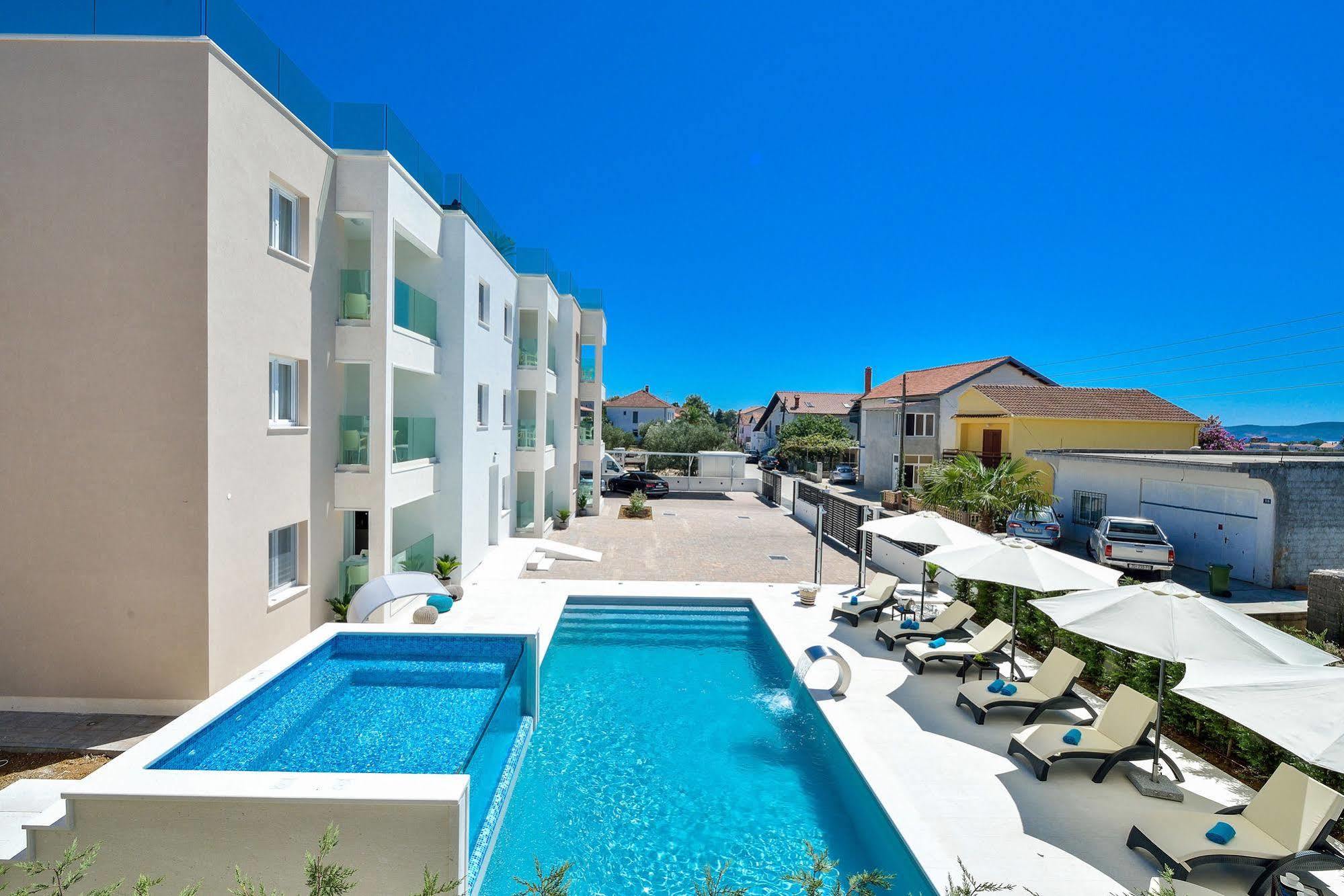 Luxury Apartment 1 Villa Arta Бибине Екстериор снимка
