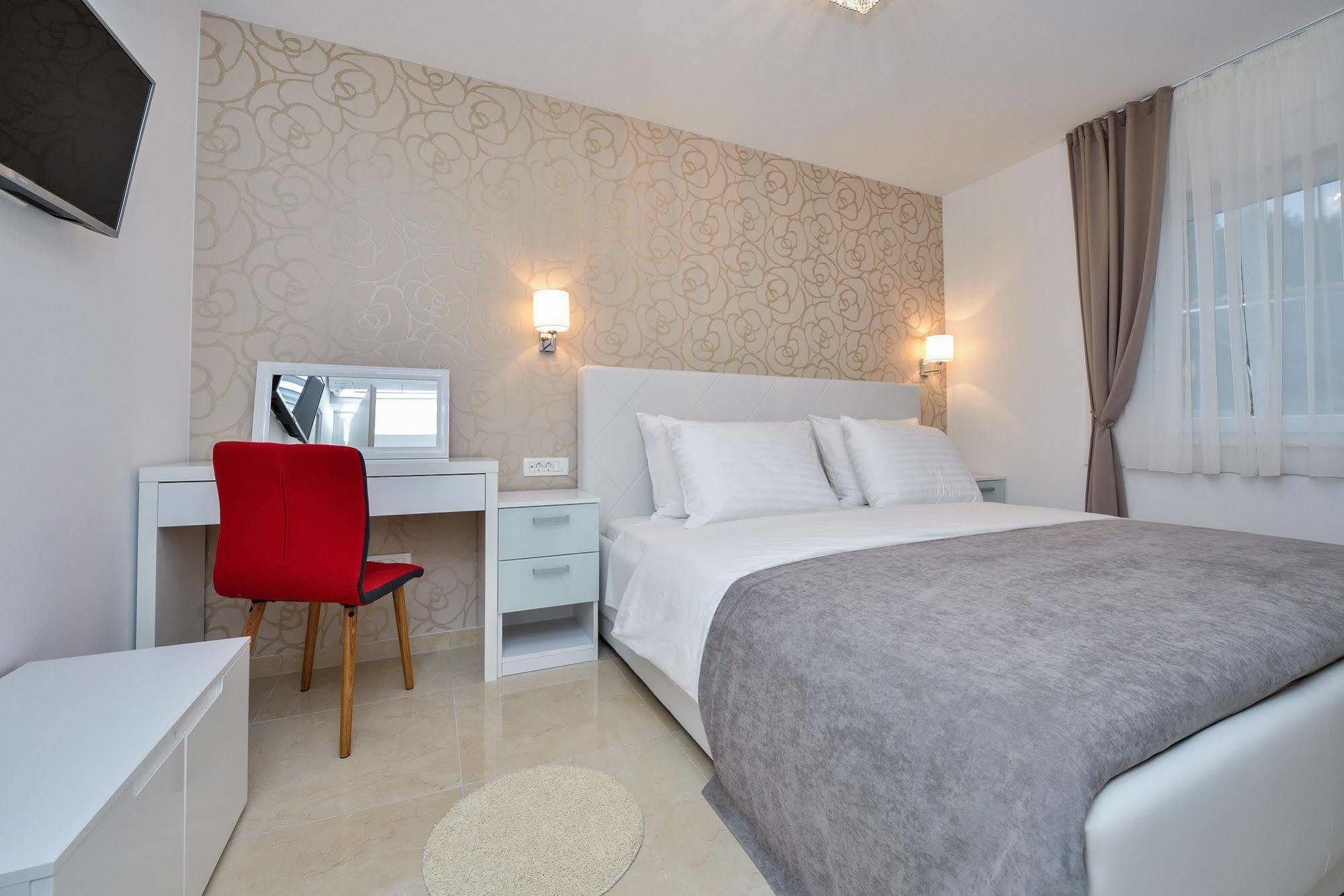 Luxury Apartment 1 Villa Arta Бибине Екстериор снимка