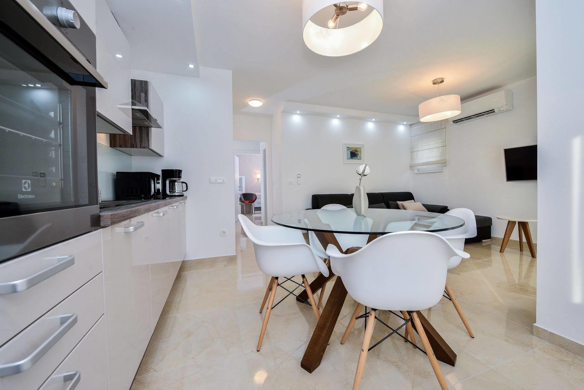 Luxury Apartment 1 Villa Arta Бибине Екстериор снимка
