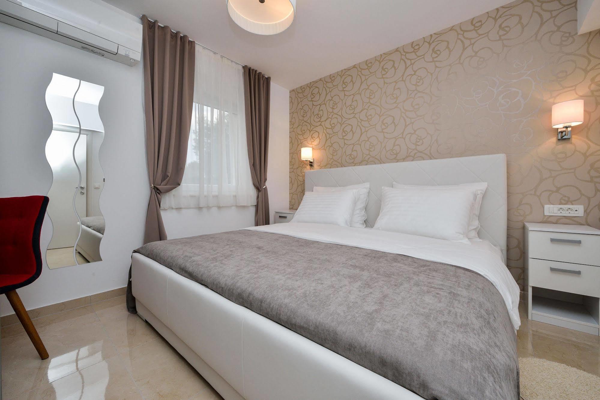 Luxury Apartment 1 Villa Arta Бибине Екстериор снимка